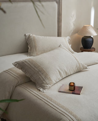 AVA.Home"浅語" (Sasayaki) プレミアム・テンセルリネン 4点セット | 生成り・くすみカラー | 繊細なレースとフリル