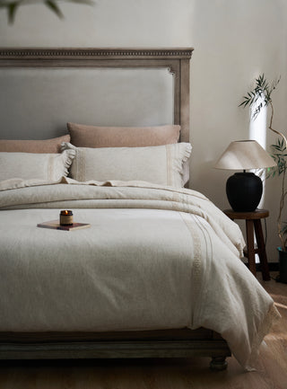 AVA.Home"浅語" (Sasayaki) プレミアム・テンセルリネン 4点セット | 生成り・くすみカラー | 繊細なレースとフリル