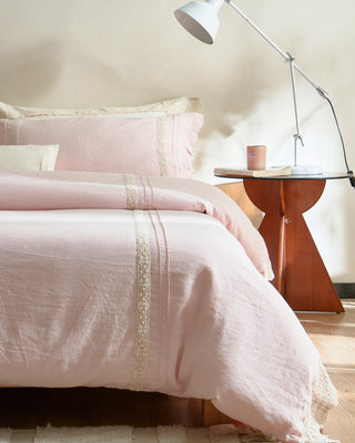 AVA.Home"浅語" (Sasayaki) プレミアム・テンセルリネン 4点セット | 生成り・くすみカラー | 繊細なレースとフリル