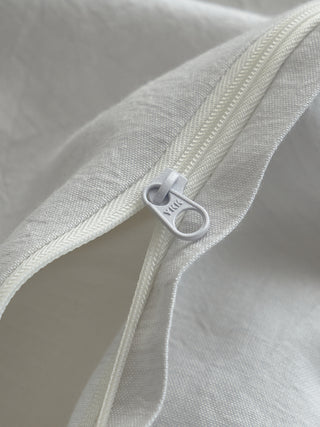 AVA.Home"浅語" (Sasayaki) プレミアム・テンセルリネン 4点セット | 生成り・くすみカラー | 繊細なレースとフリル