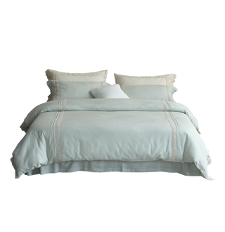 AVA.Home"浅語" (Sasayaki) プレミアム・テンセルリネン 4点セット | 生成り・くすみカラー | 繊細なレースとフリル