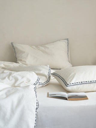 AVA.Home 北欧風 手作り感のある刺繡入り綿麻寝具セット｜肌触りが良い 通気性に優れた格紋デザイン